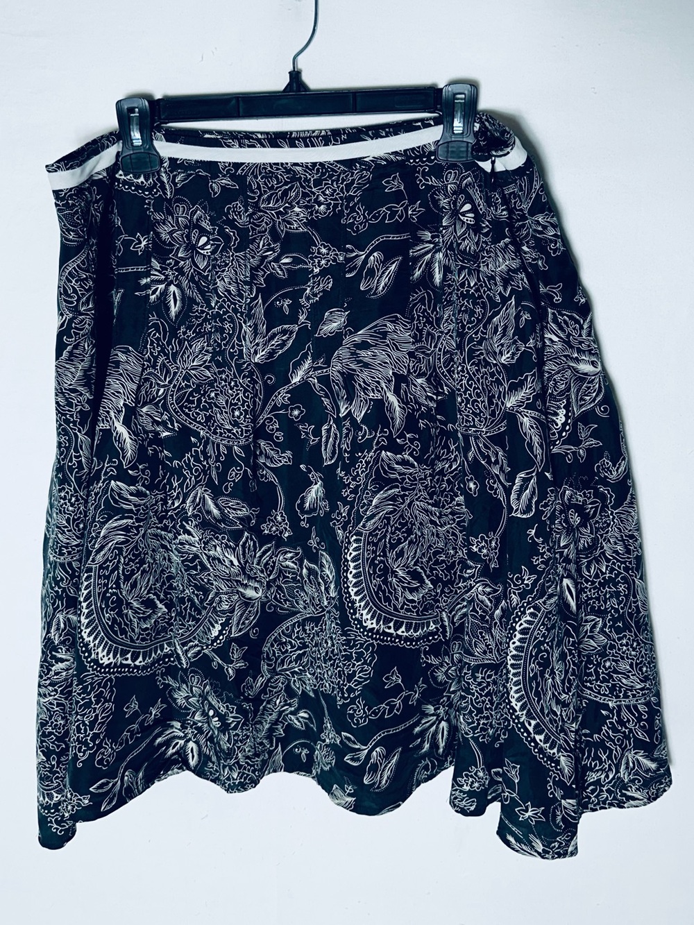 Esprit 100% Silk Black White Floral Paisley Print Knee Length Skirt 14 Lined